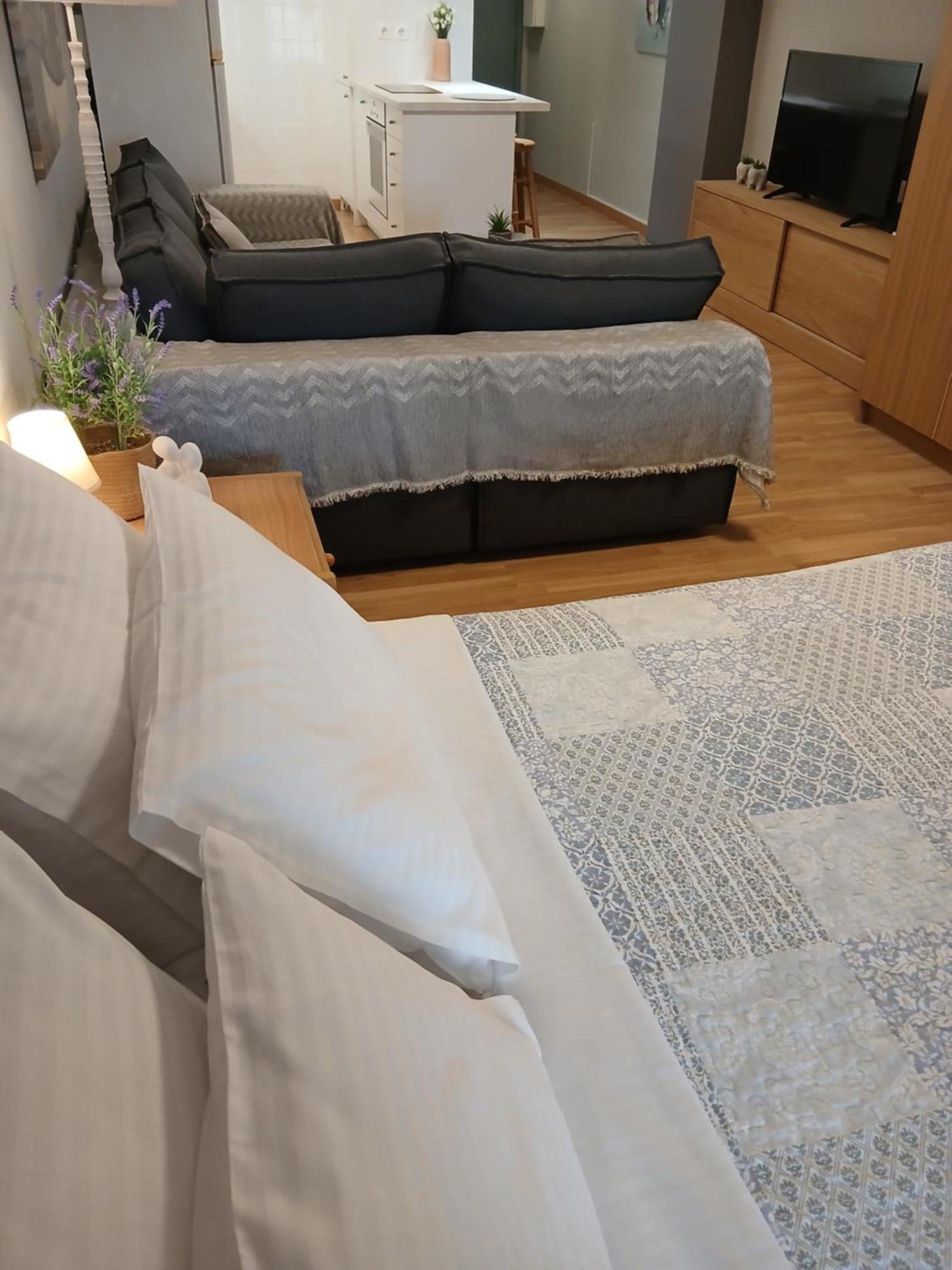 Andromache Center Cozy *